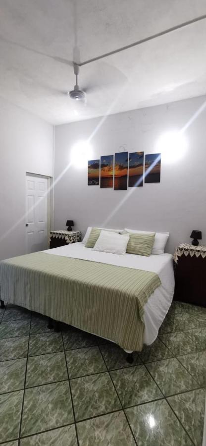 Hostal Tah Itza Flores Exterior foto